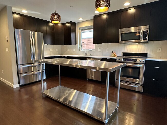 Photo - Beacon Hill Townhouse