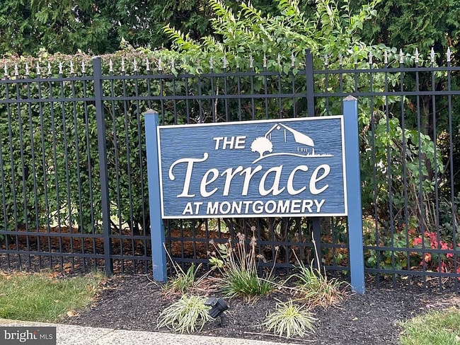 Photo - 302 Joshua Ct