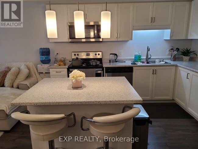 Photo - 160 Rochefort St.