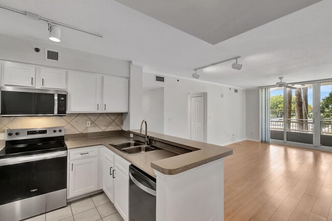 Photo - 2665 SW 37th Ave Unit 207