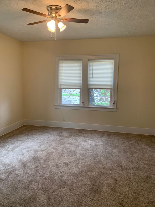 Photo - 135 E Broadway Ave
