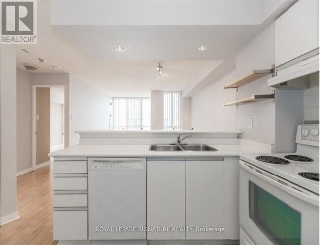 Photo - 801 King St W Unité 914