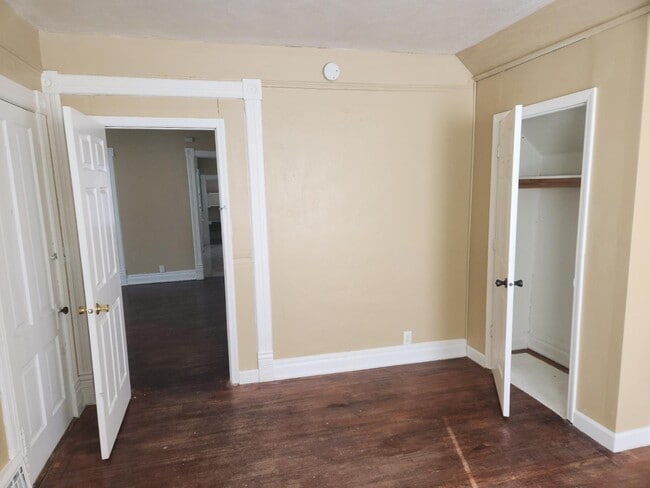 Photo - 2022 Castelar St