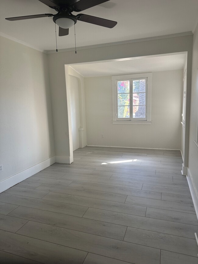 Photo - 205 W Palmer Ave