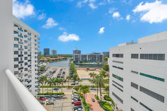 Photo - 3725 S Ocean Dr Unidad 1215