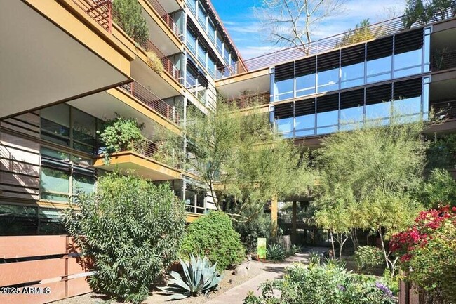 Photo - 7121 E Rancho Vista Dr Unidad 2001