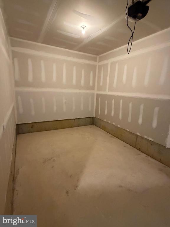 Photo - 69 Basswood St