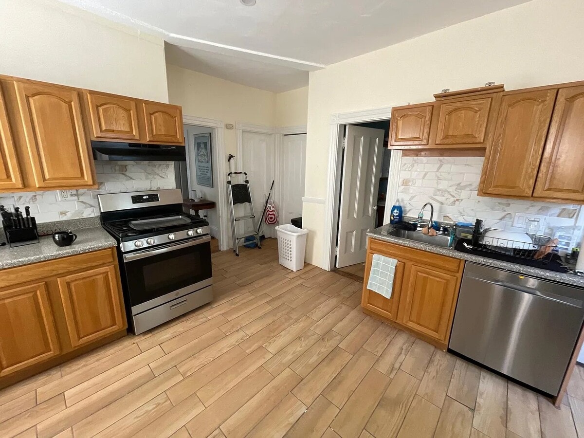 Photo - 16 Mt Calvary Rd Unit 1