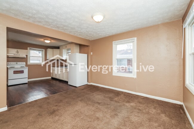 Photo - 1040 Harvard Ave