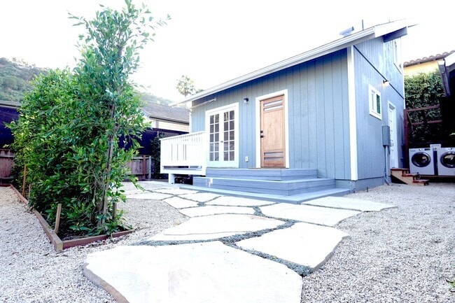 Building Photo - 616 W De La Guerra St Unit B Rental