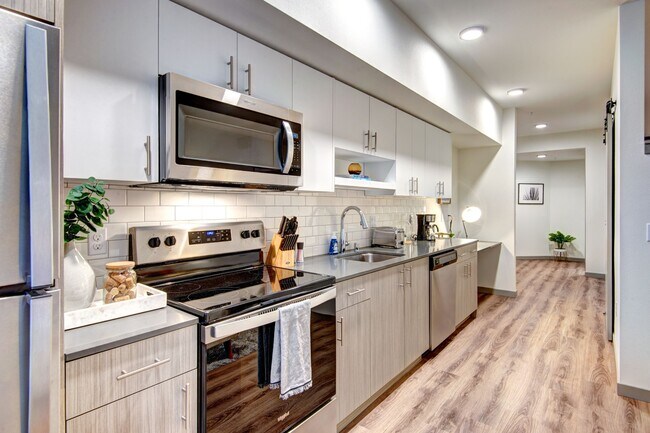 Photo - Midtown 64 Apartments