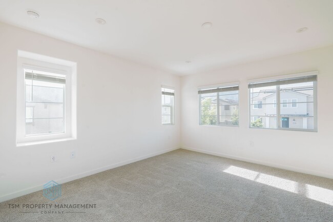 Photo - 16040 Olivas Ln