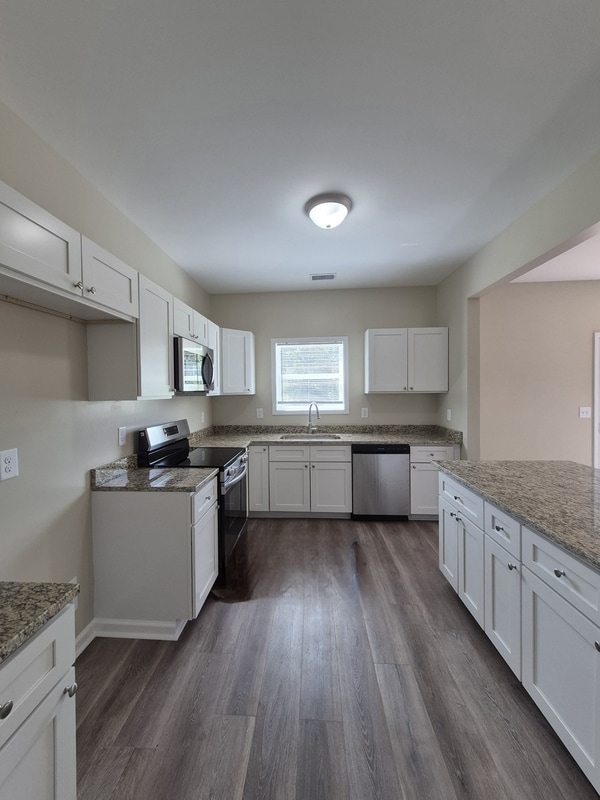 Photo - 209 Charlotte Cir