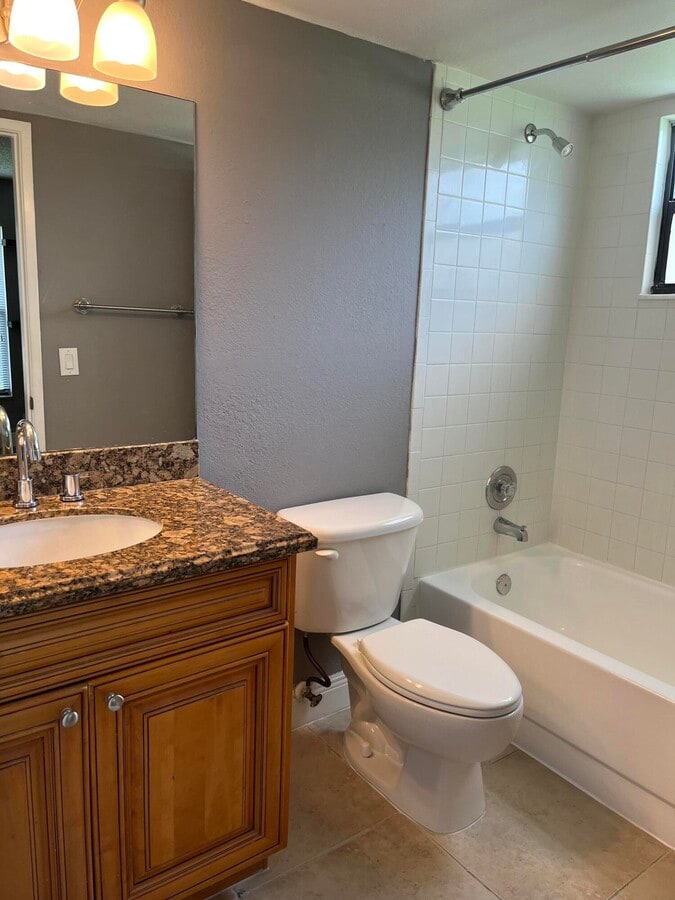 Photo - 1445 Lake Crystal Dr Unidad B