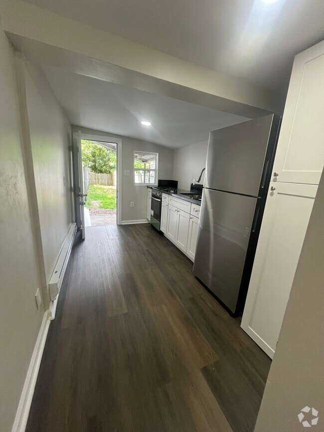 Building Photo - Cozy 3 bedroom 1 bath house