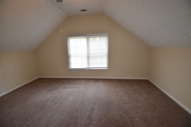 Photo - 2221 Dee Dee Trl