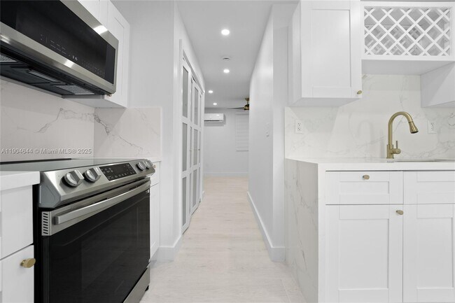 Photo - 129 SW 9th Ave Unit 3