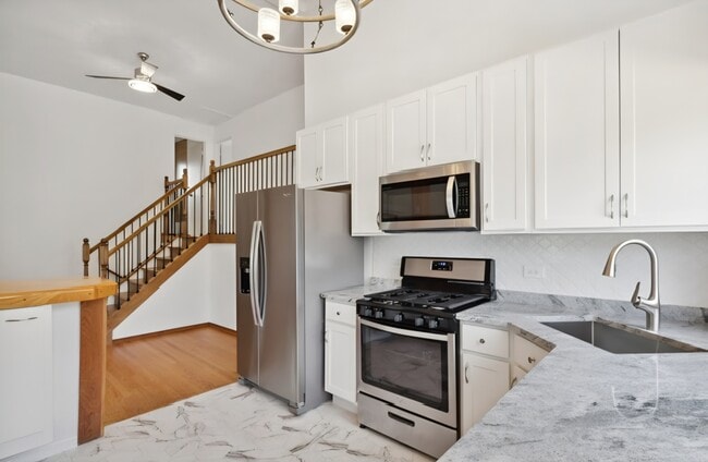 403 E Lake Ave