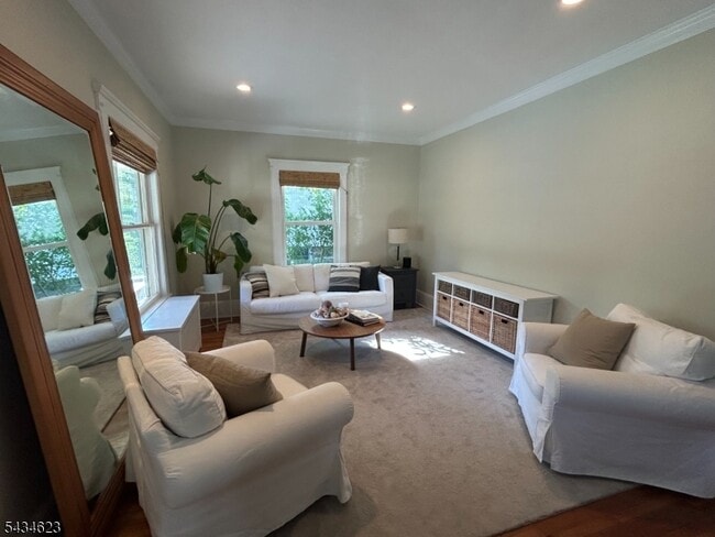 Photo - 186 Godwin Ave