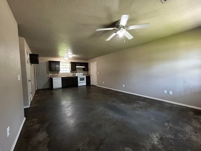 Photo - 603 Carson Rd