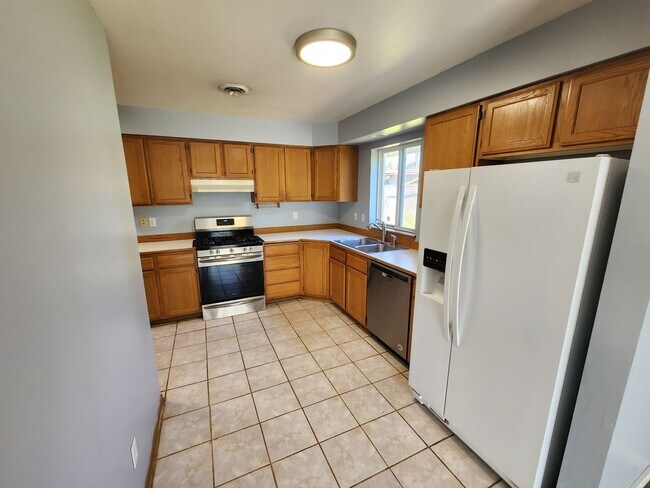 Photo - Lynnwood/Martha Lake 3 bedroom Rambler on ...