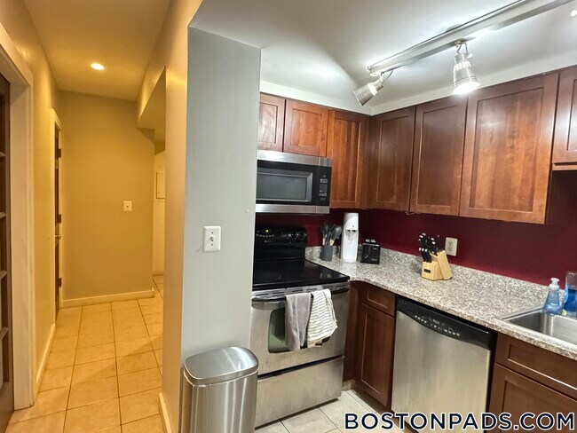 Photo - 28 Symphony Rd Unit 1