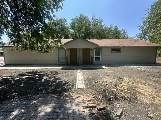Building Photo - 1311 Hortencia Ave Unit 2