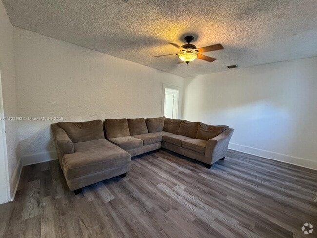 Building Photo - 1932 Dewey St Unit 1 Rental