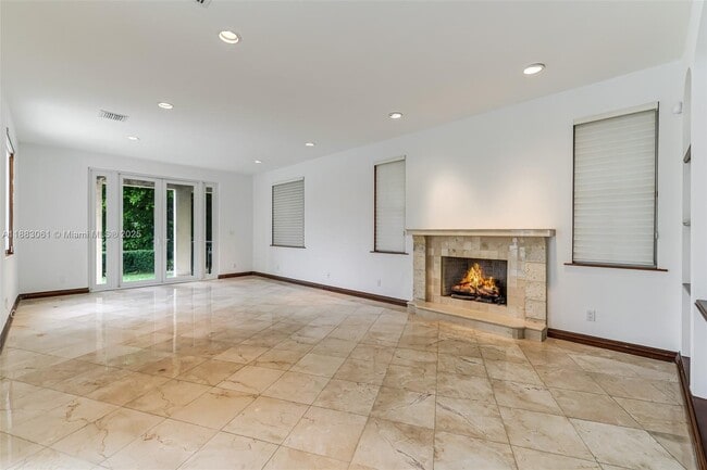 Photo - 184 Paloma Dr