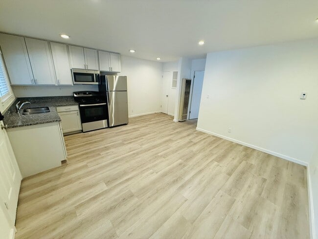 Photo - 950 Modesto Ave Unidad 8