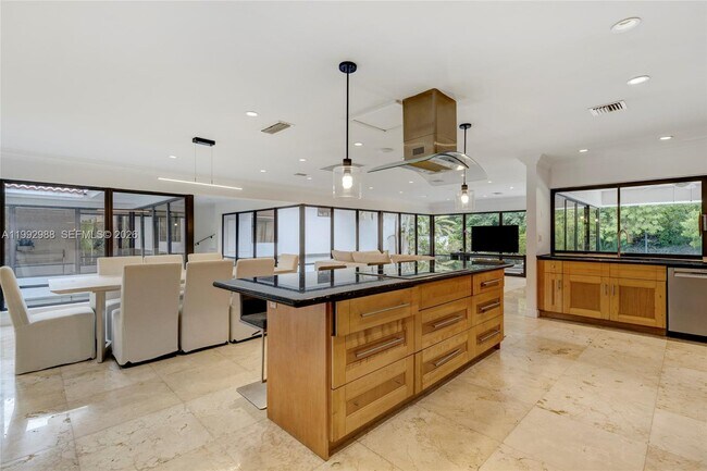 Photo - 8118 Los Pinos Blvd