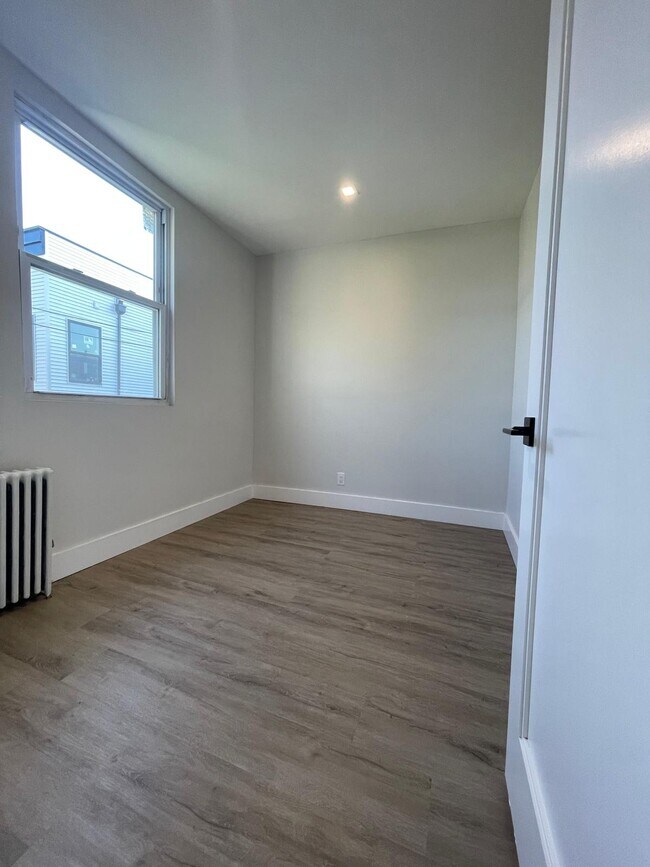 60-62 Franklin 3L - 64 Franklin St Unit 3L