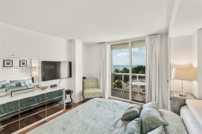 10275 Collins Ave Unidad 611