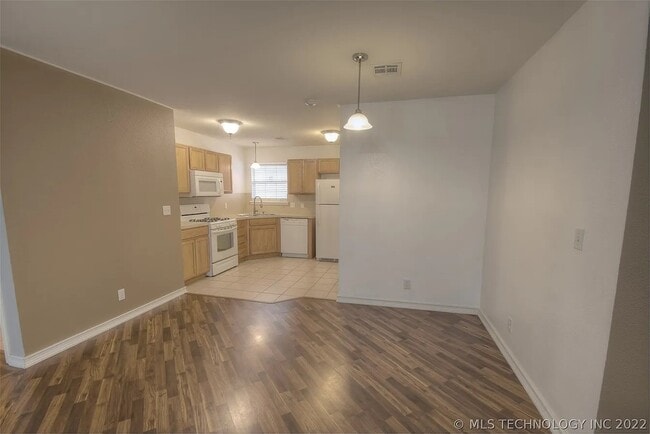 Photo - 5644 S Xenophon Ave