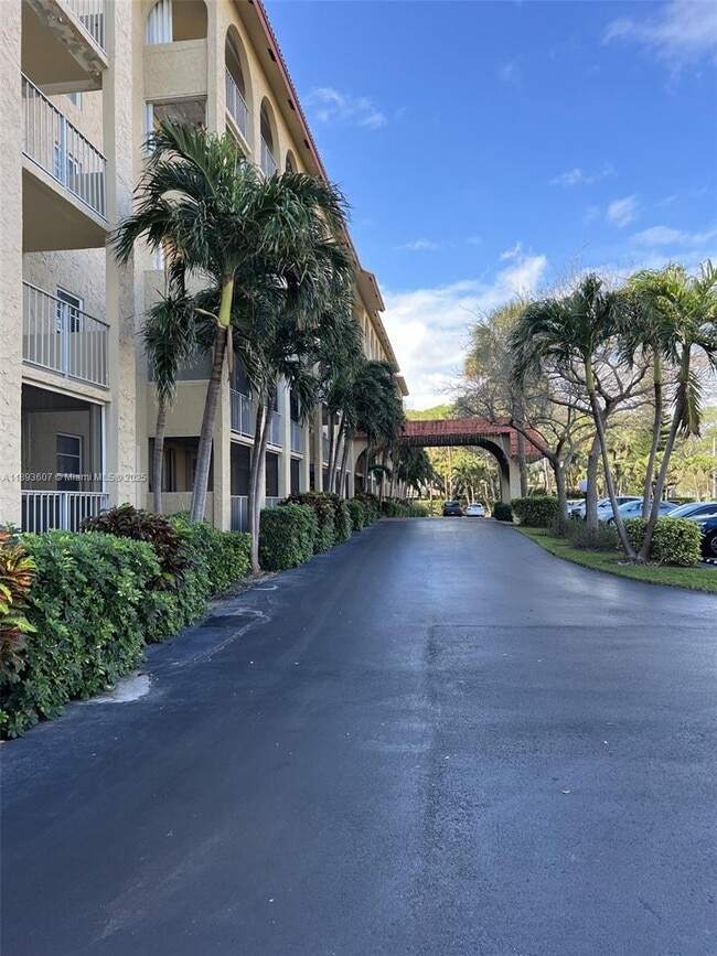 Building Photo - 950 Ponce De Leon Rd Unit 2100