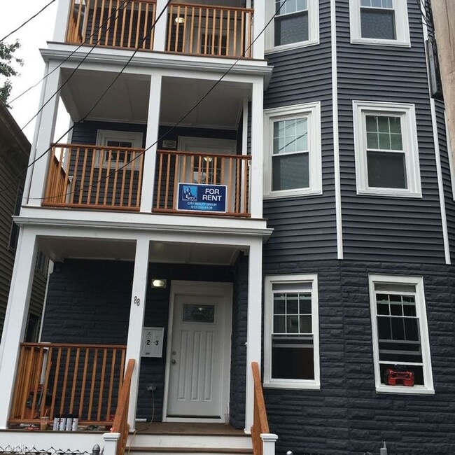 Photo - Huge 4 bed in Somerville