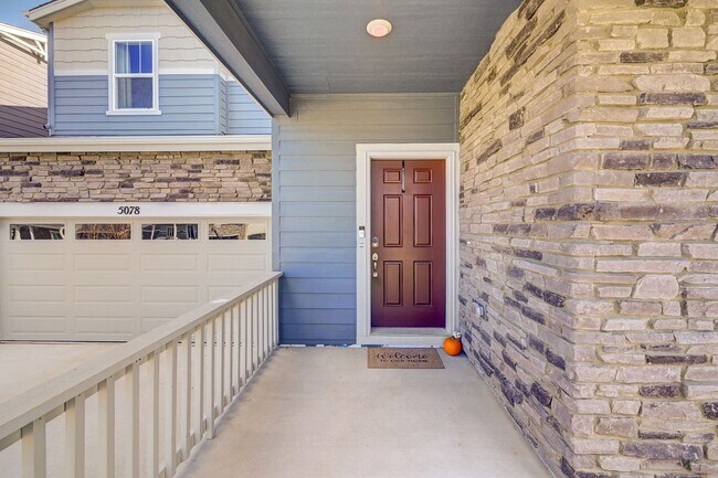 Photo - $3,395 - 4 bedroom home in Castle Rock is ...