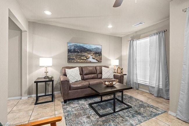 Photo - 5017-5019 S 28th St