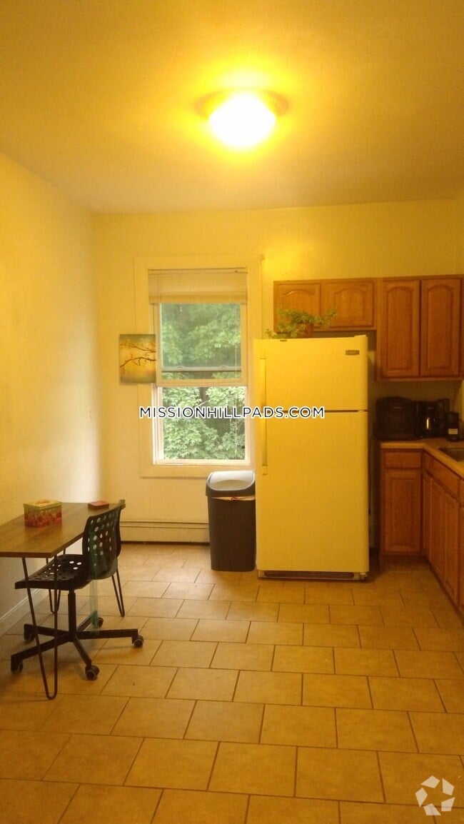 Building Photo - 17 Carmel St Unit 3 Rental