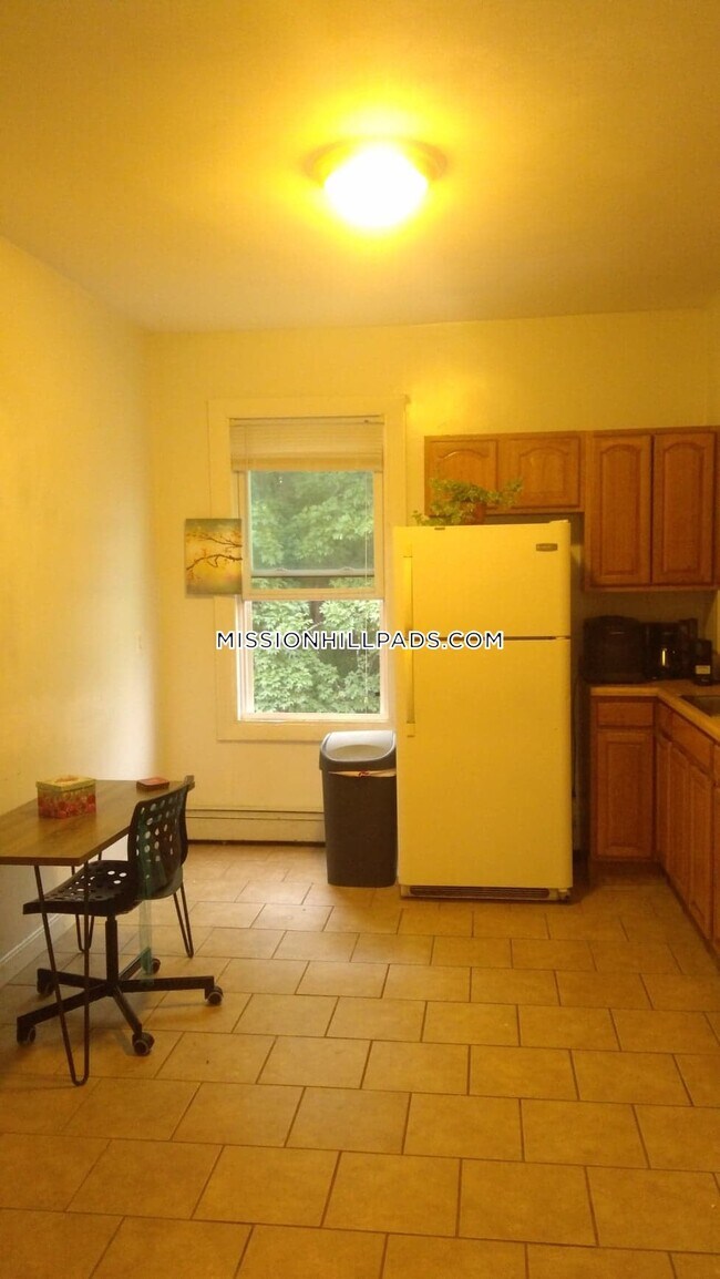 Building Photo - 17 Carmel St Unit 3 Rental