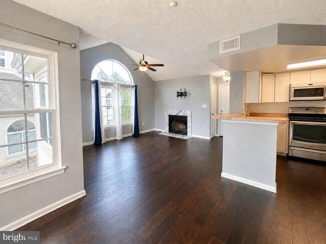 Photo - 14113 Bowsprit Ln Unidad 202