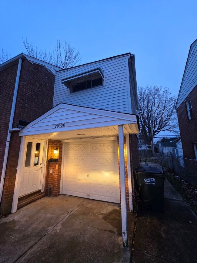 Photo - 20500 Priday Ave