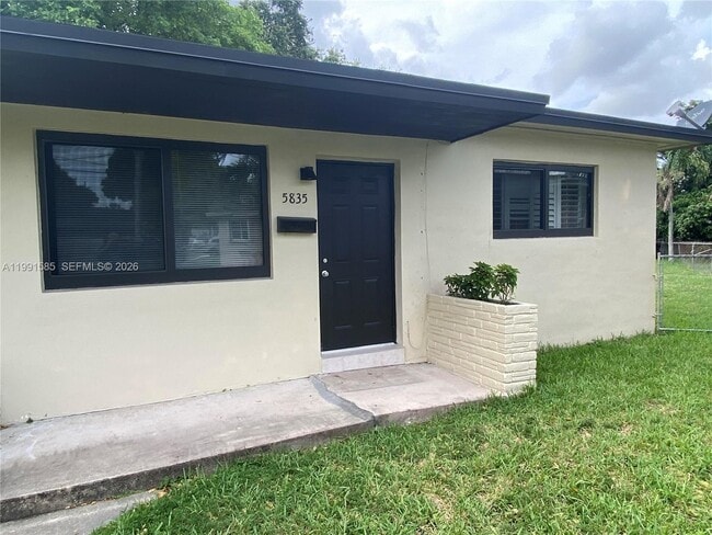 Photo - 5835 NW 37th St