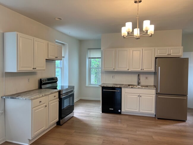 Building Photo - 1907 W Point Pike Unit 1