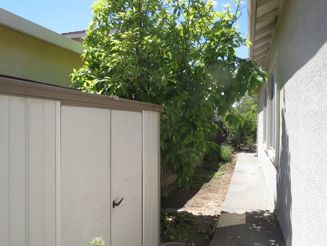 Photo - 2582 Hepworth Dr