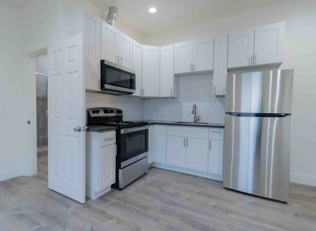 Photo - Parkway Plaza Apartments