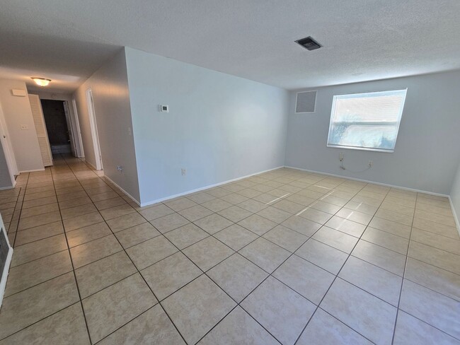 Photo - 6916 Brentford Rd Unit 6916 Brentford Rd