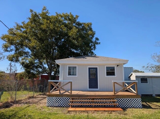 Building Photo - 2600 Shanks Rd