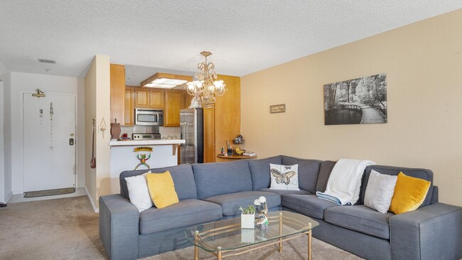 Lovely 1 bedroom Condo in Top-Rated Complex - Lovely 1 bedroom Condo in Top-Rated Complex