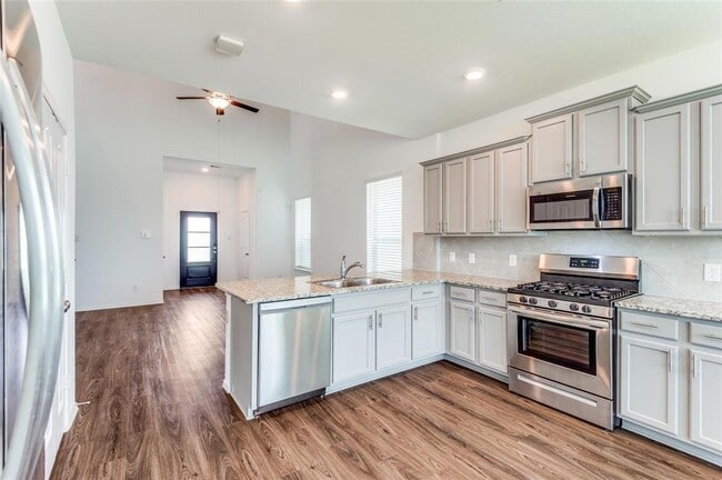 Photo - 18414 Hilltop Climb Dr House